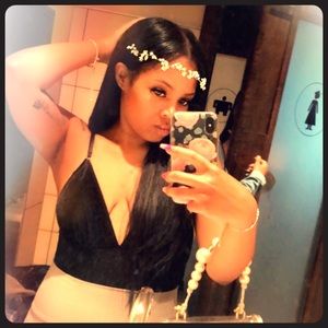 Meet your Posher, Meshella